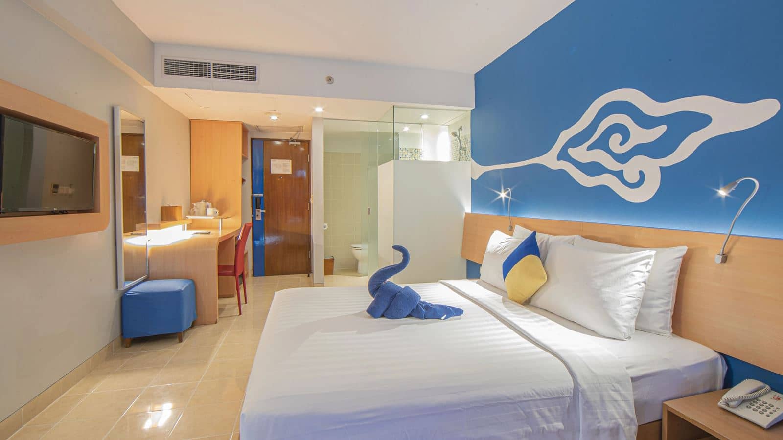 rooms-deluxe-balcony