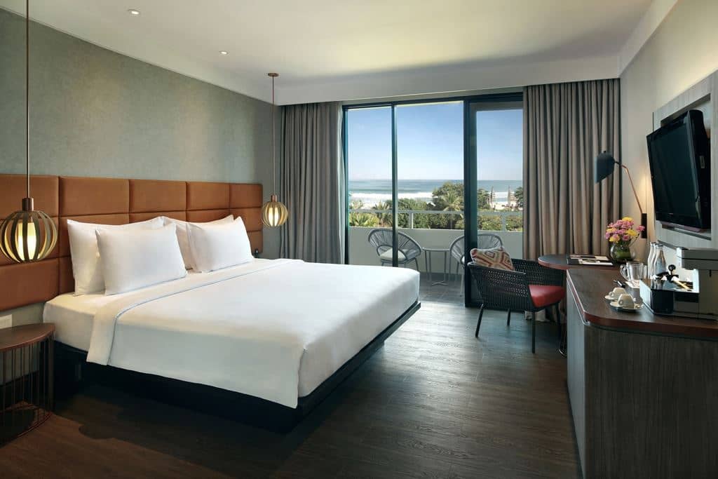 rooms-deluxe-with-ocean-view