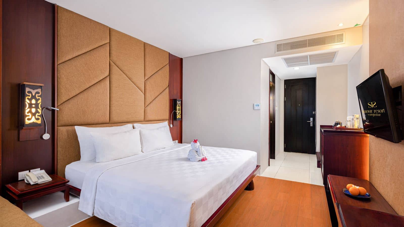 rooms-deluxe-garden-view-with-jacuzzi-king-bed