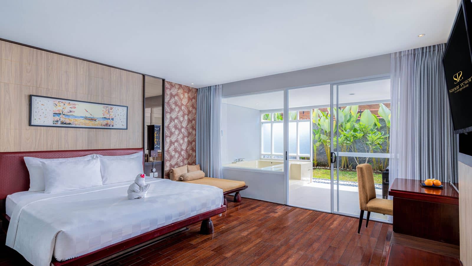 rooms-grand-deluxe-garden-view-with-jacuzzi-king-bed