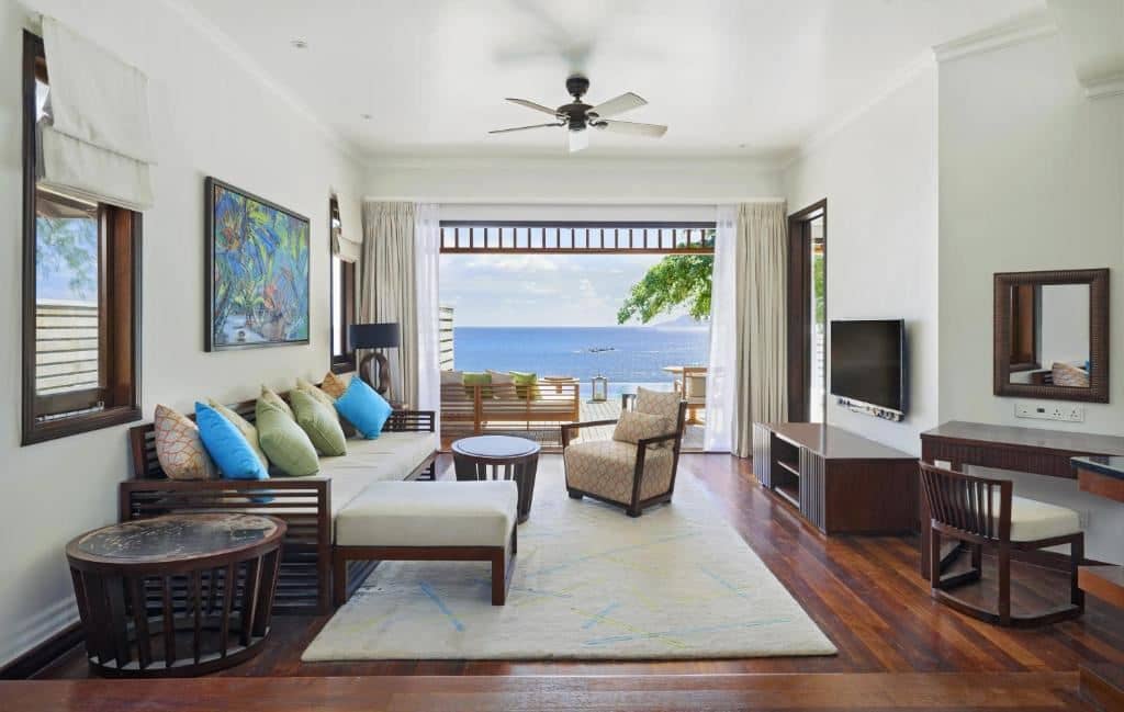 rooms-grand-ocean-view-villa-with-infinity-pool