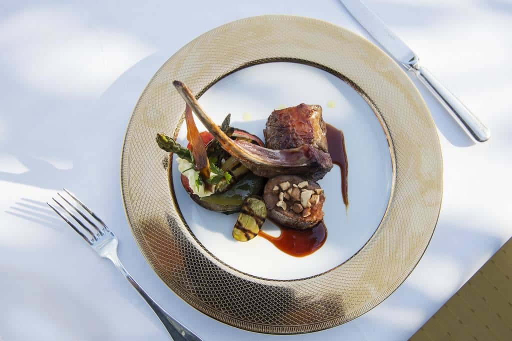 restaurants-lunch-on-the-villa