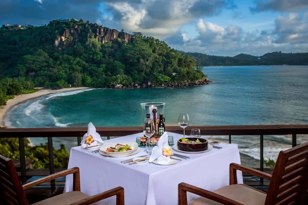 restaurants-dinner-on-the-villa