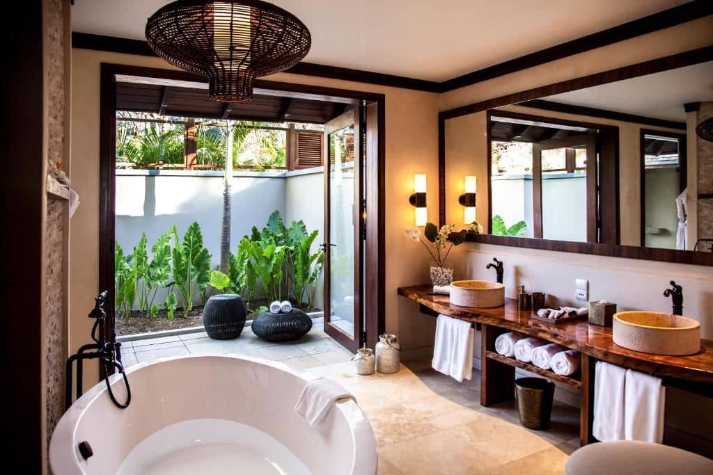 rooms-beach-pool-villas