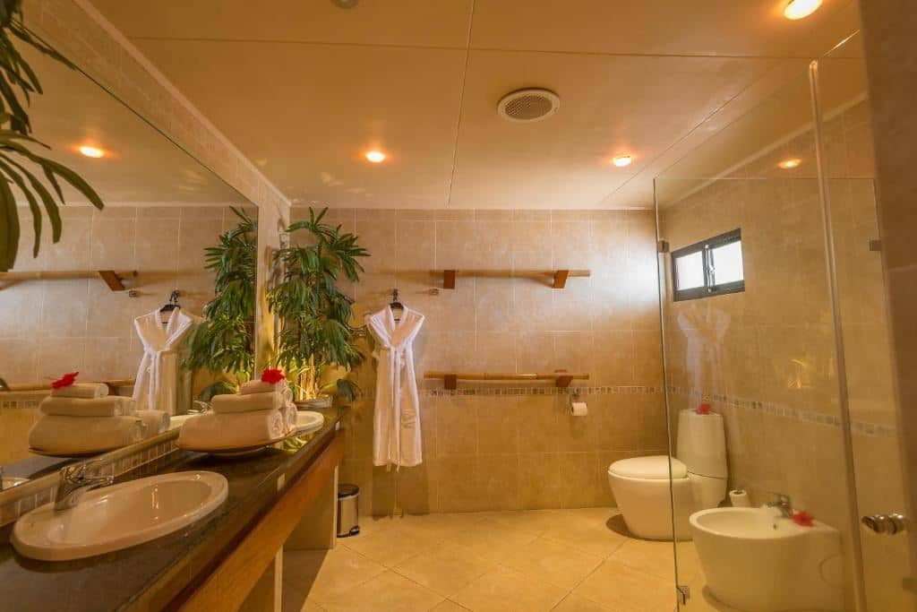 rooms-black-parrot-junior-suite