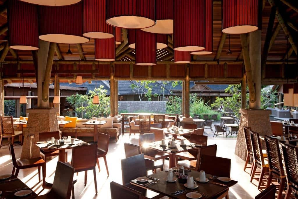 restaurants-restaurants