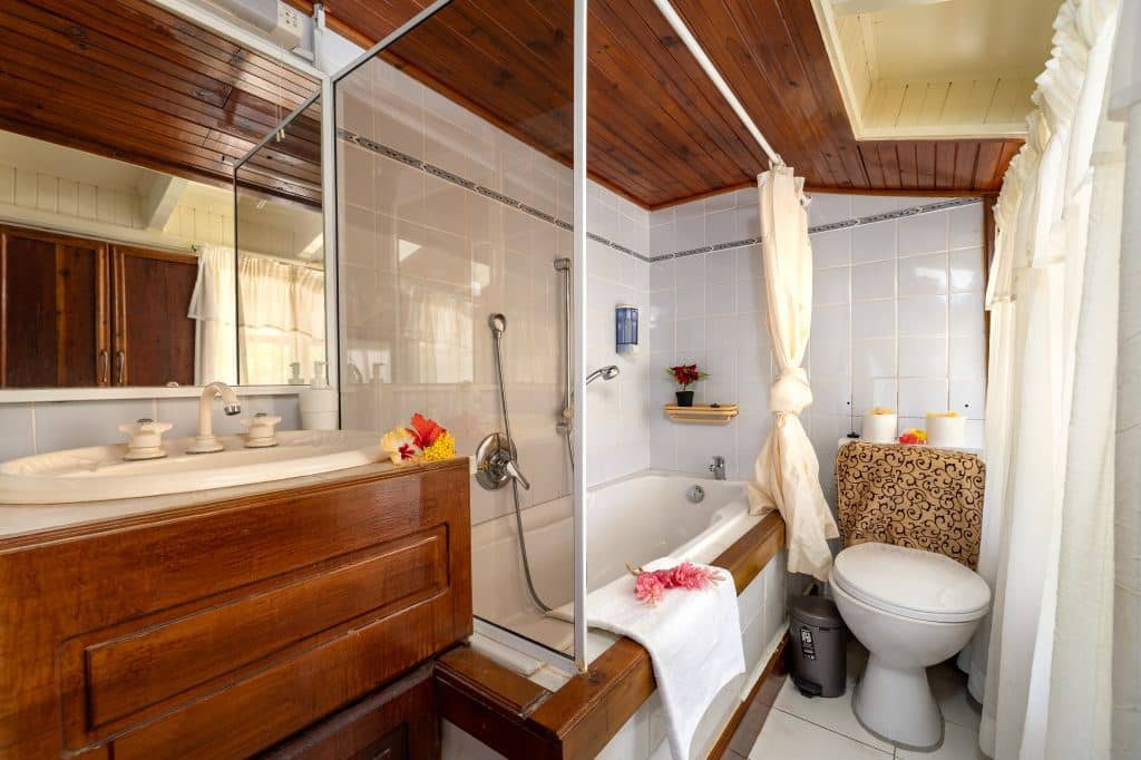 rooms-honeymoon-suite