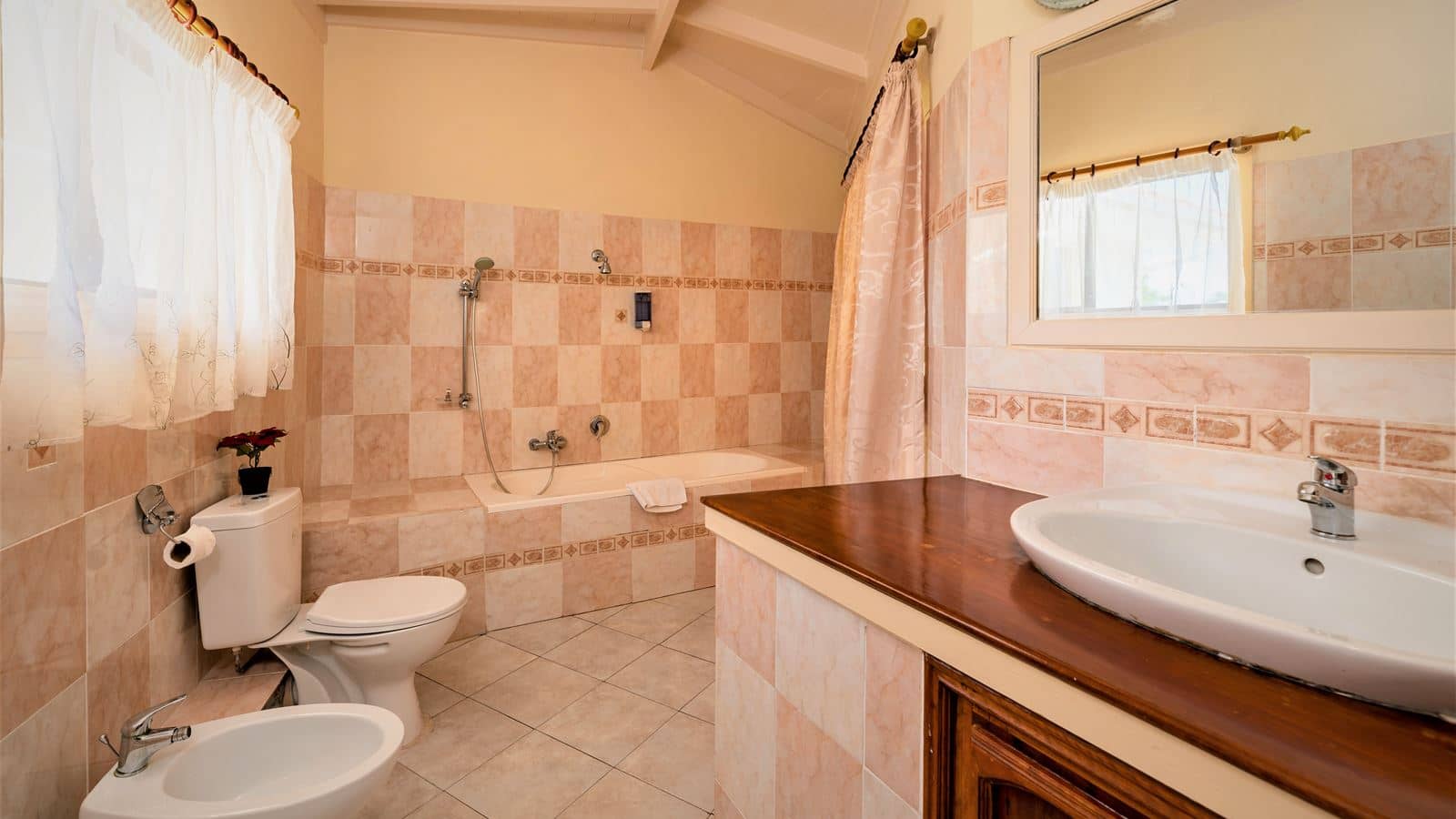 rooms-family-suites