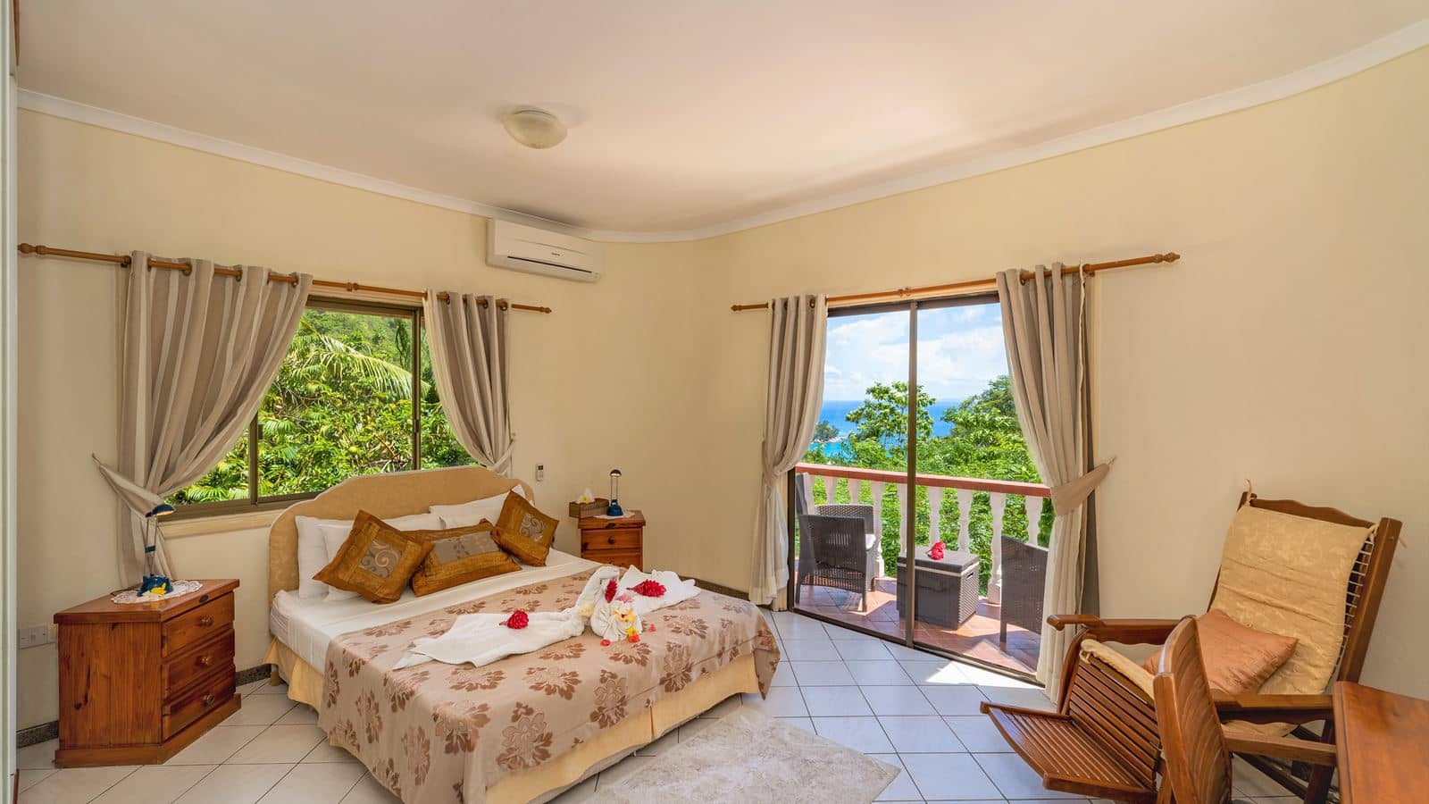 rooms-superior-rooms