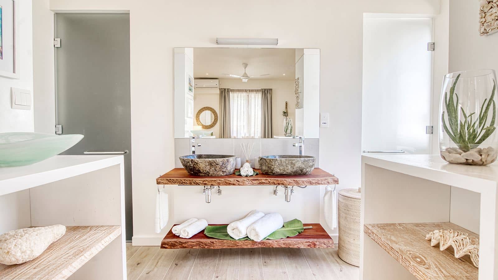 rooms-one-bedroom-villa