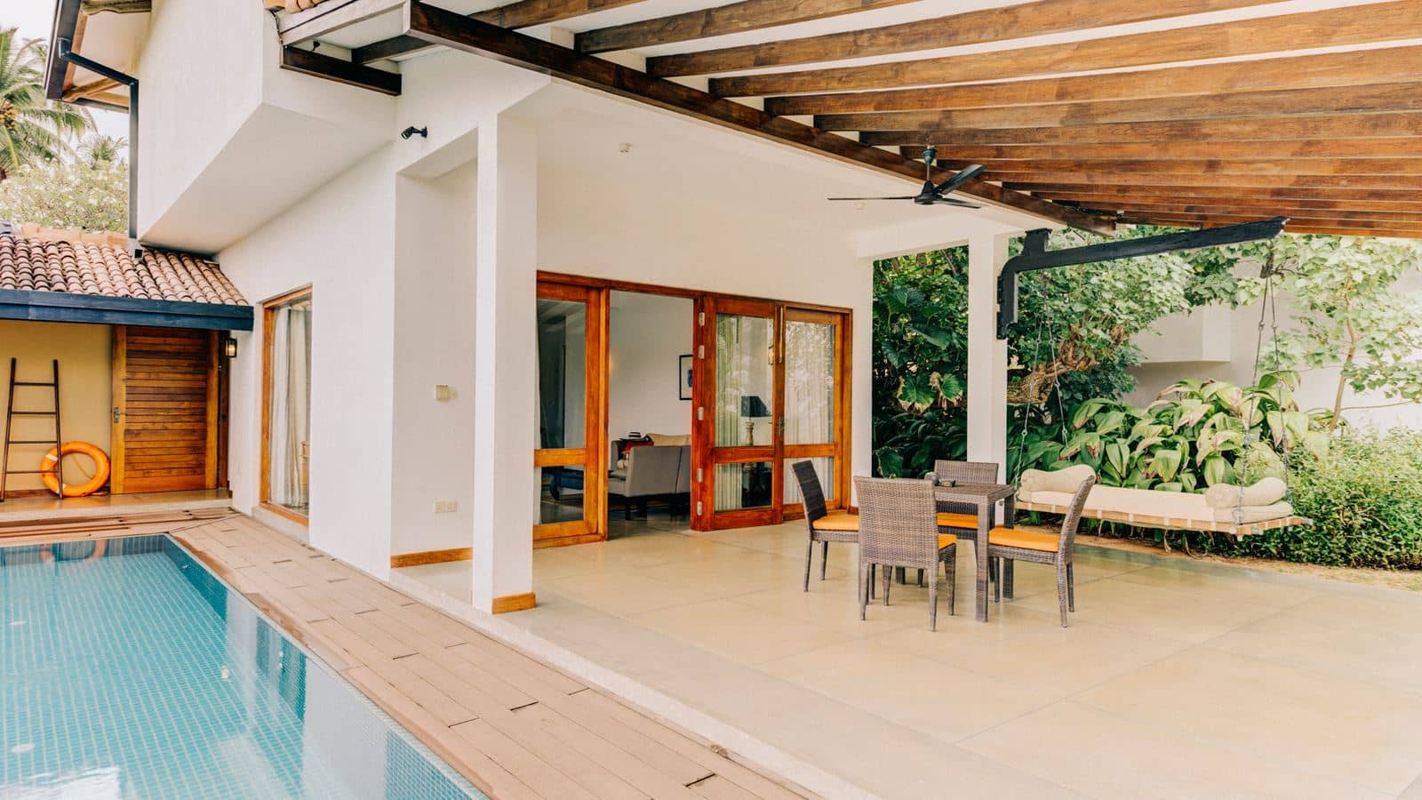 rooms-pool-suite