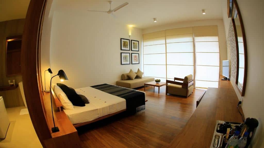 rooms-deluxe-room