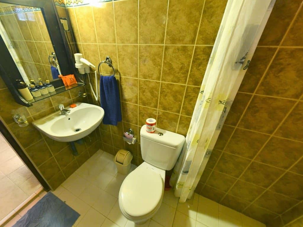 rooms-deluxe-room