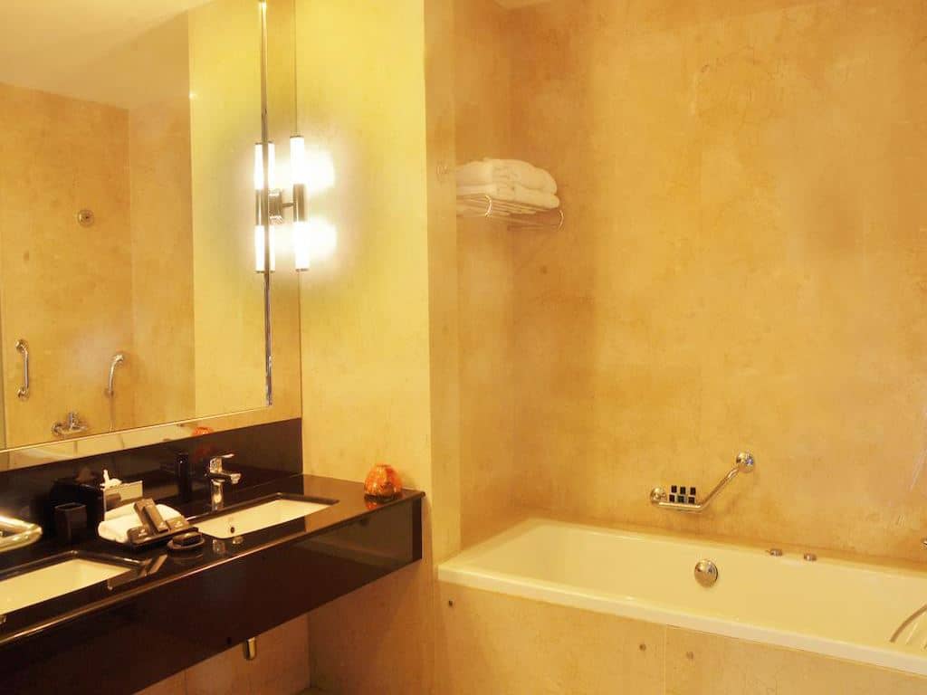 rooms-club-suite