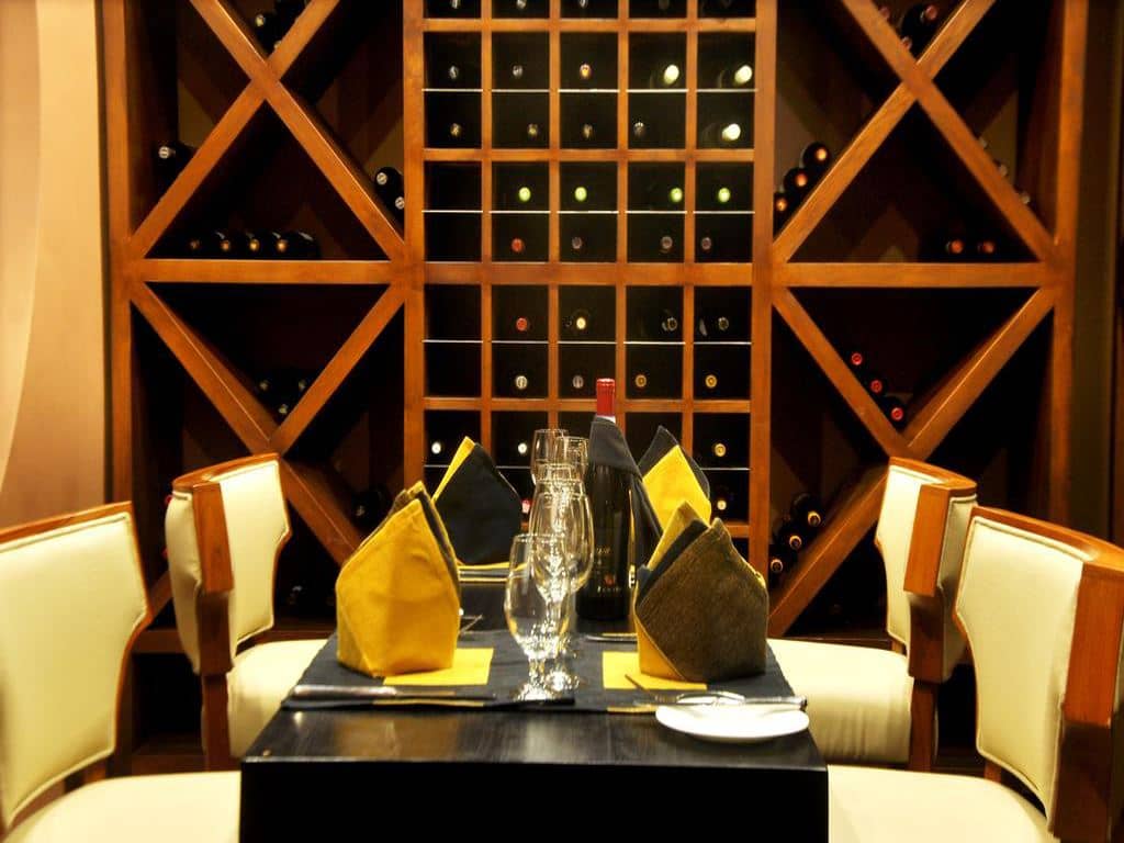 restaurants-admirals-room