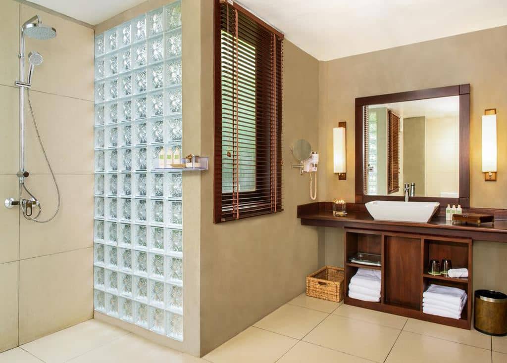 rooms-lagoon-cabin