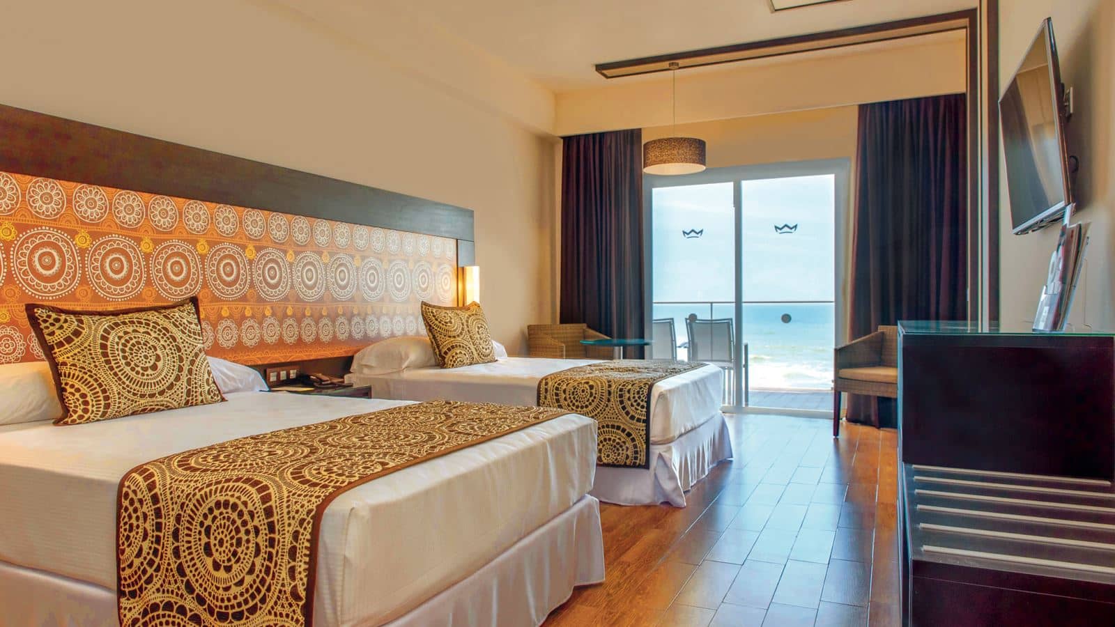 rooms-junior-suite-ocean-sea-view