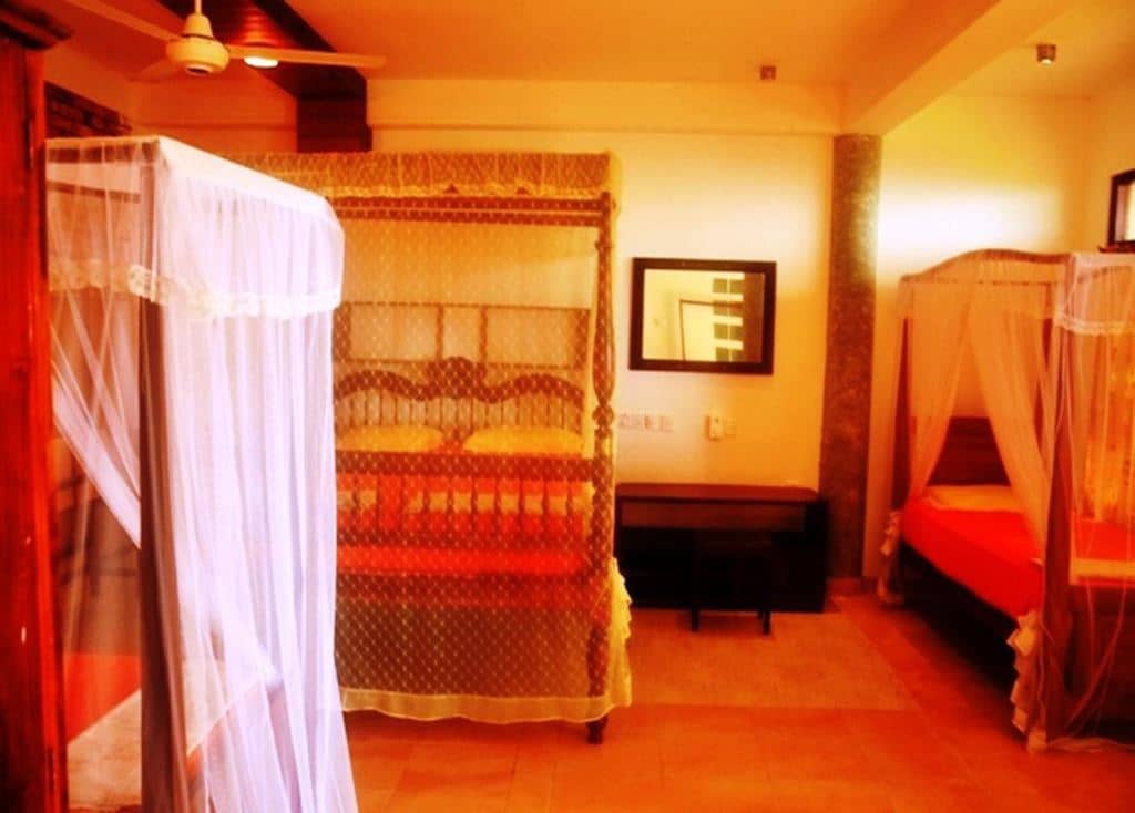 rooms-family-room
