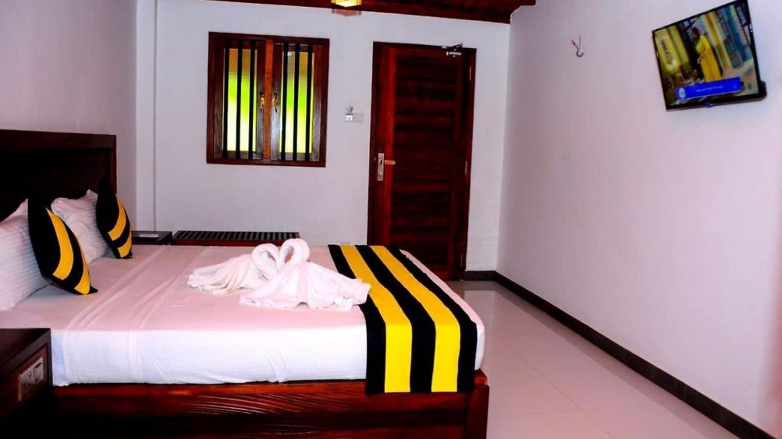 rooms-standard-room