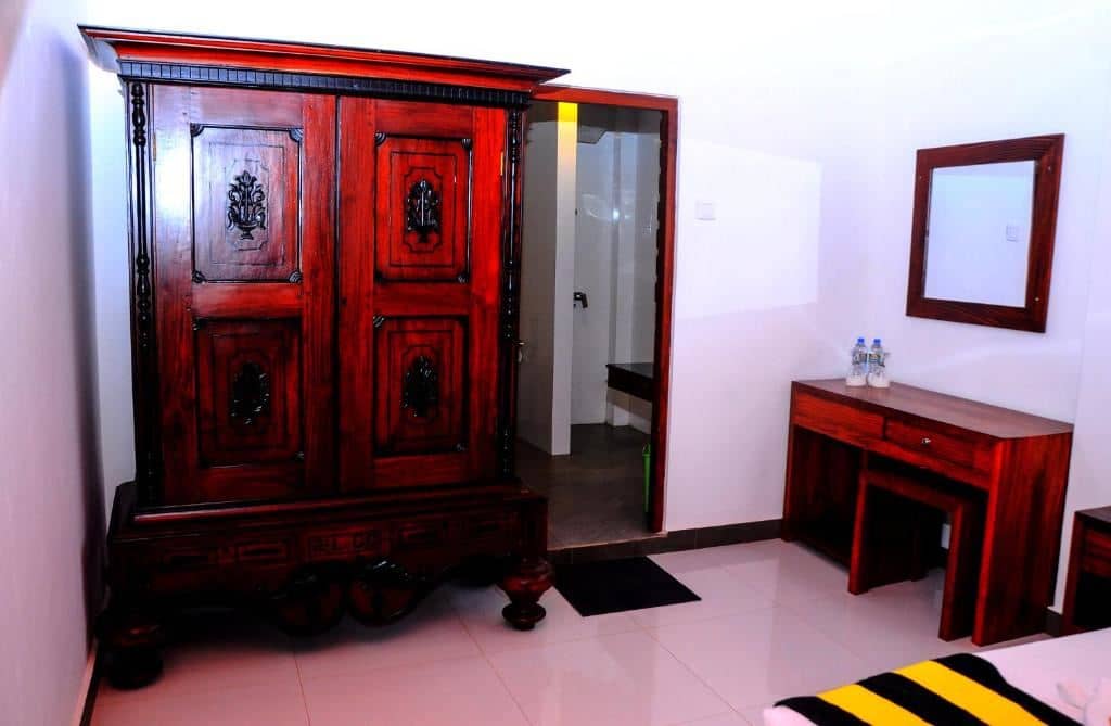 rooms-deluxe-room