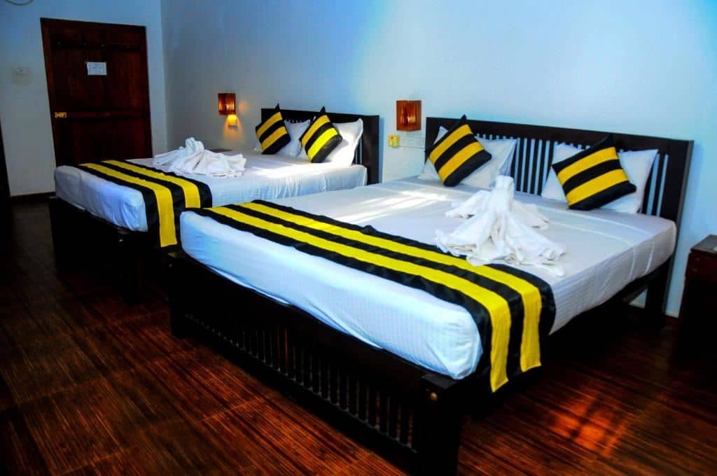 rooms-family-room