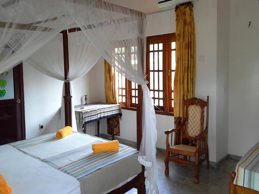 rooms-deluxe-triple-ac-mount-view-with-balcony