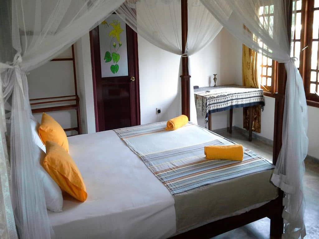 rooms-deluxe-triple-non-ac-with-balcony