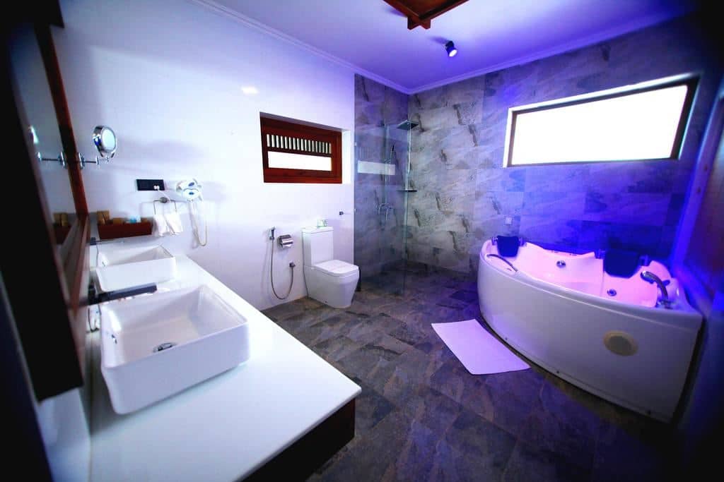 rooms-water-gate-family-suite-sea-view
