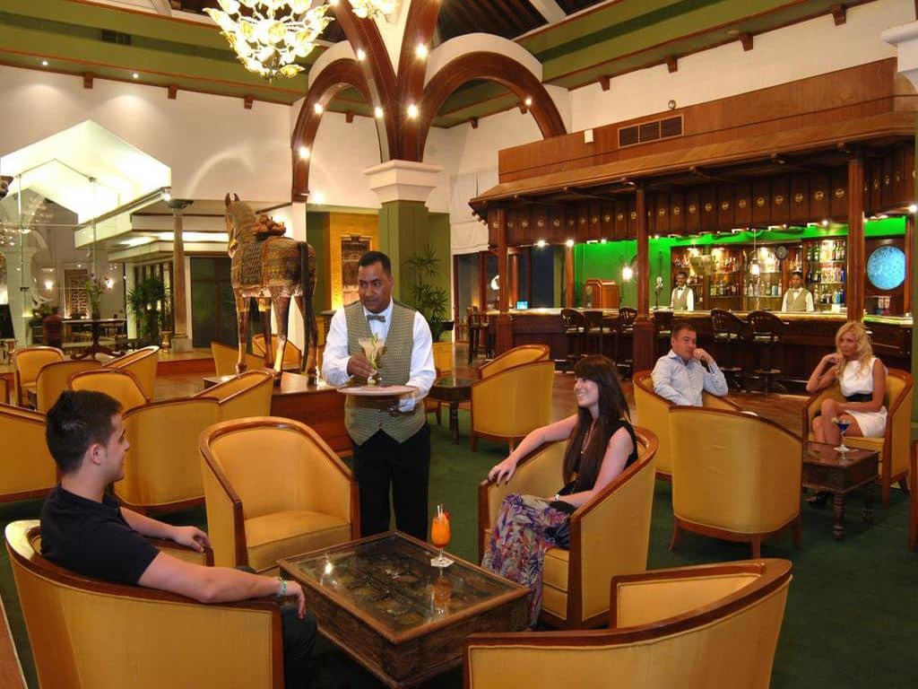 bars-hurricane-lounge-bar