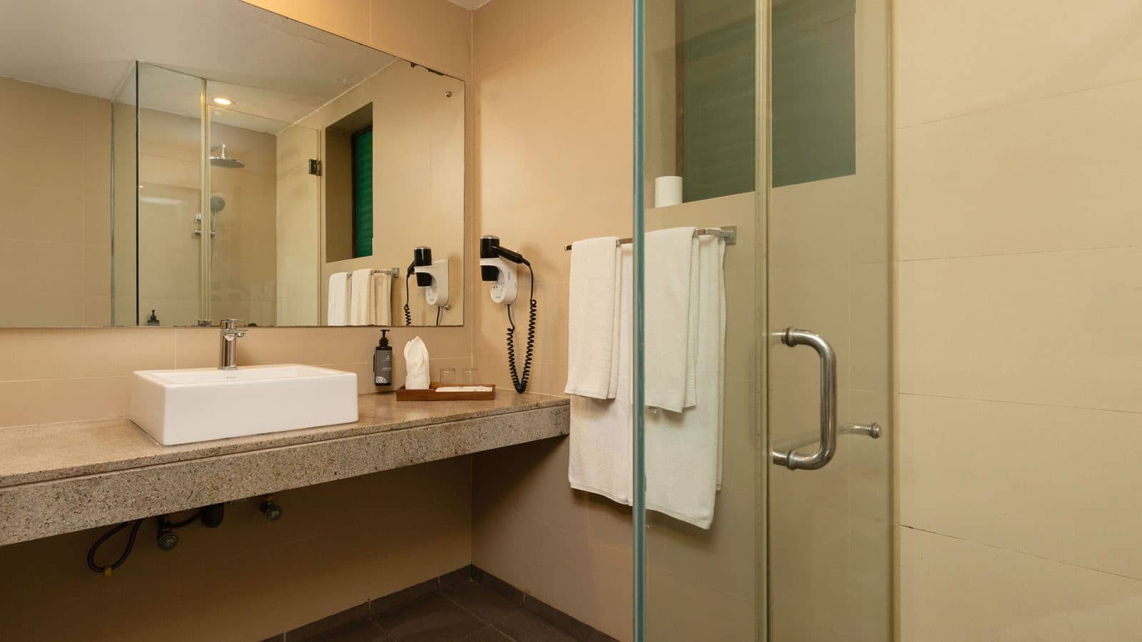rooms-standard-sea-side-view-room