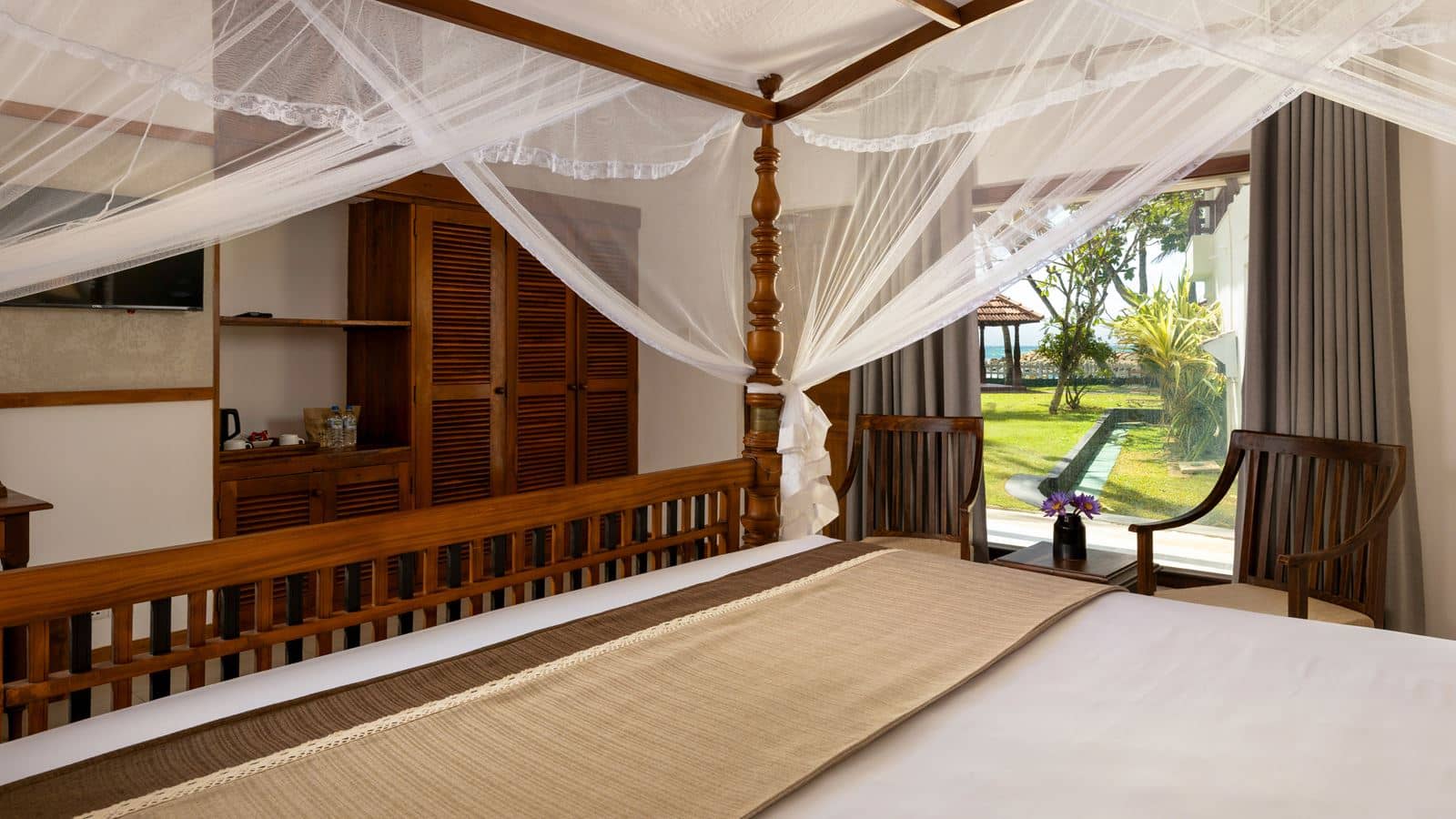 rooms-standard-sea-side-view-room