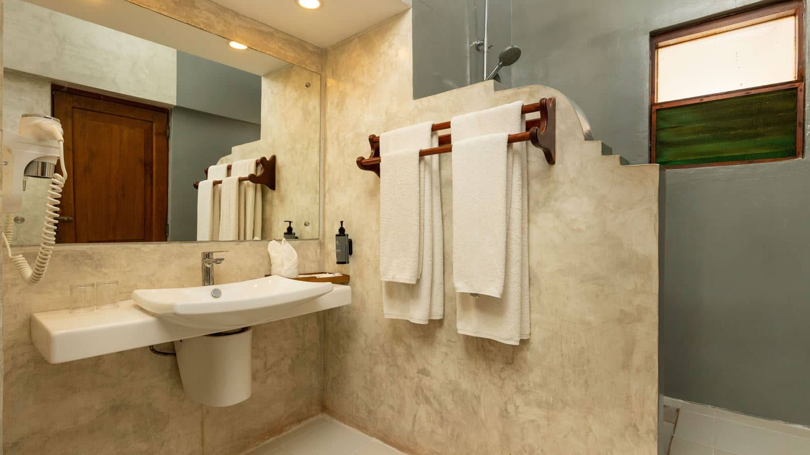 rooms-standard-sea-side-view-room