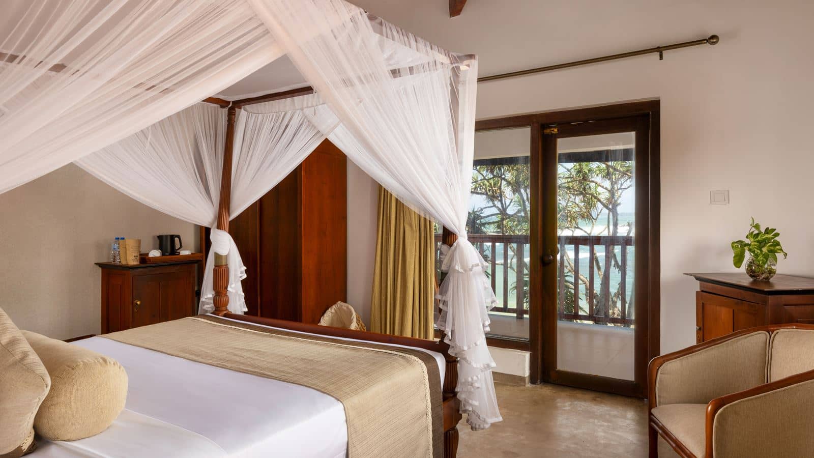 rooms-superior-sea-view-room