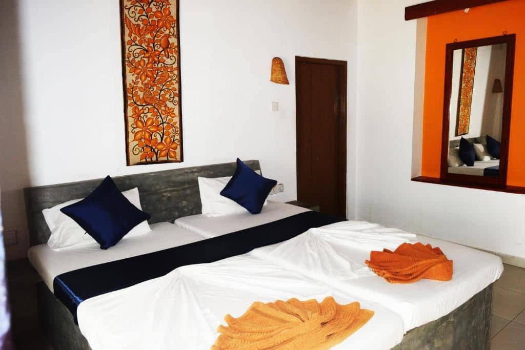 rooms-standard-double-room-with-fan