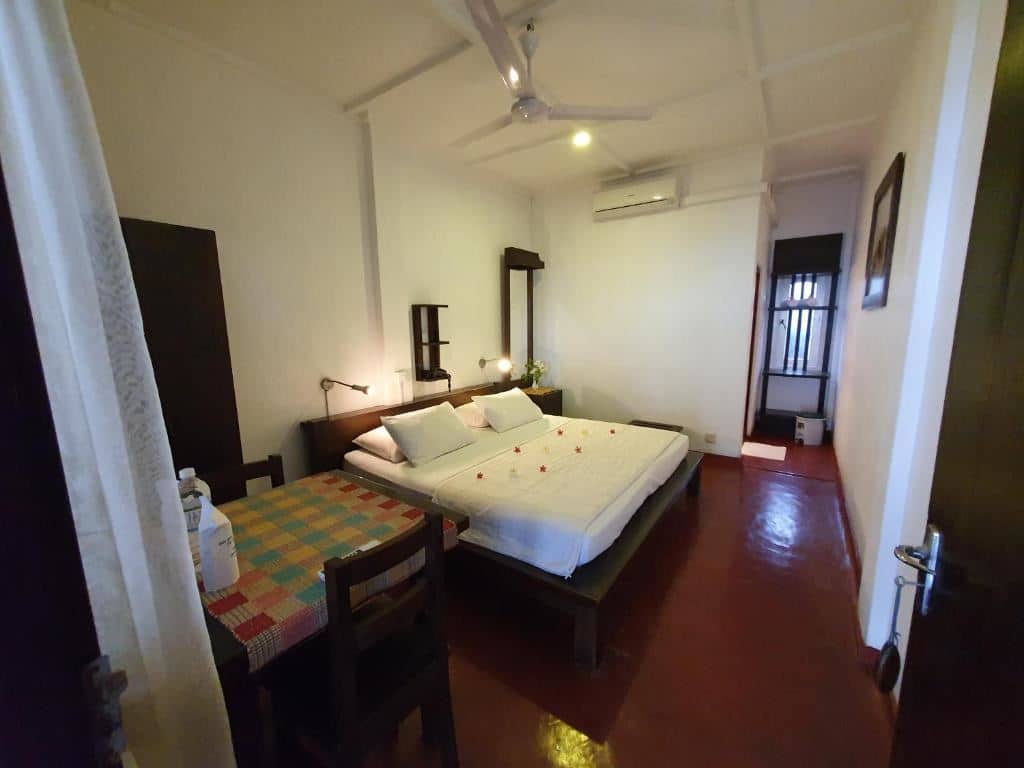 rooms-standard-room