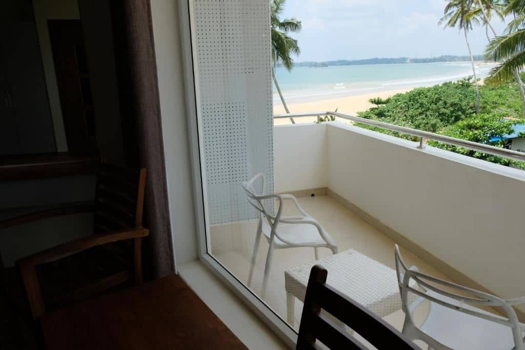 rooms-deluxe-room