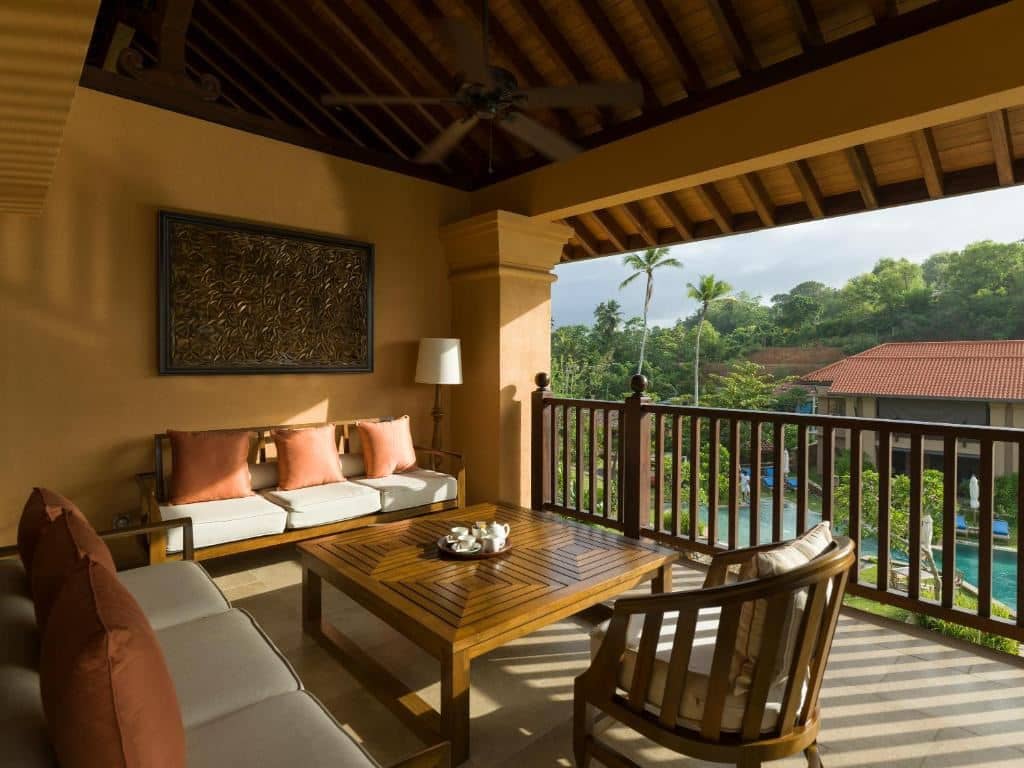 rooms-master-suite