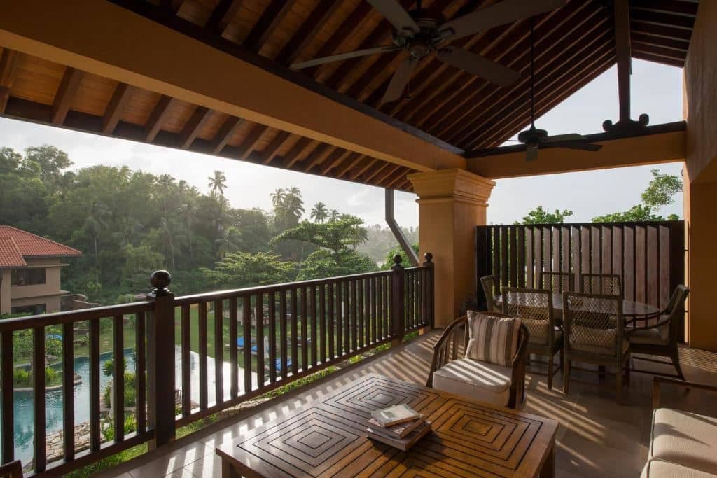 rooms-master-suite