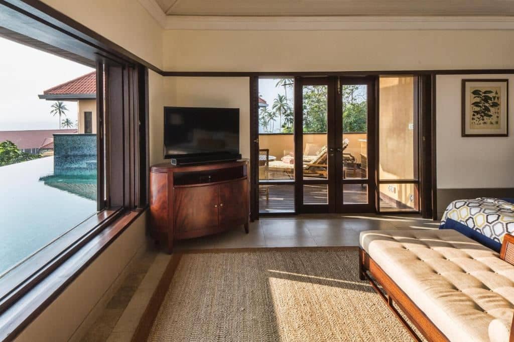 rooms-pool-villa