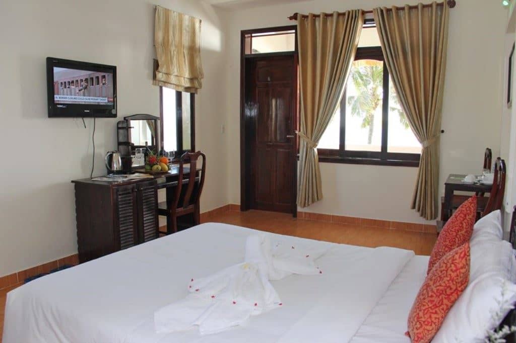 rooms-beach-front-villa