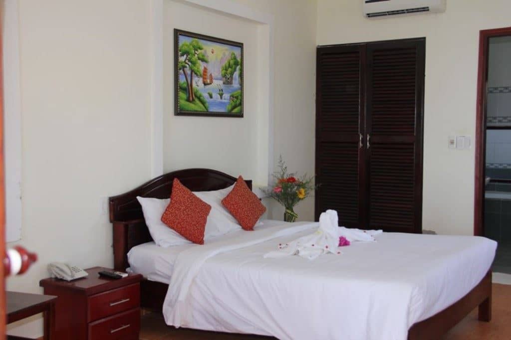 rooms-beach-front-villa