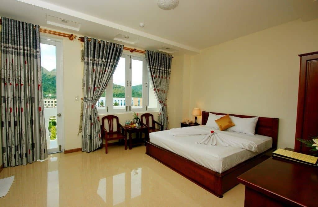 rooms-deluxe-city-view