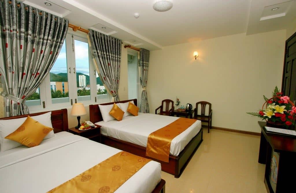 rooms-deluxe-city-view