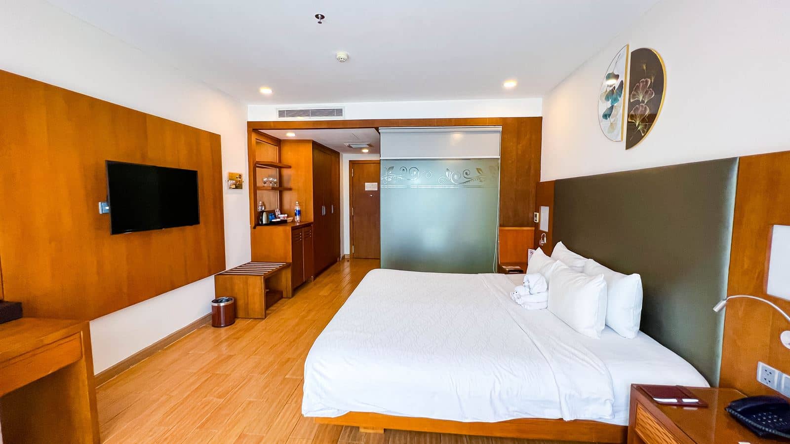 rooms-deluxe-sea-view-with-window