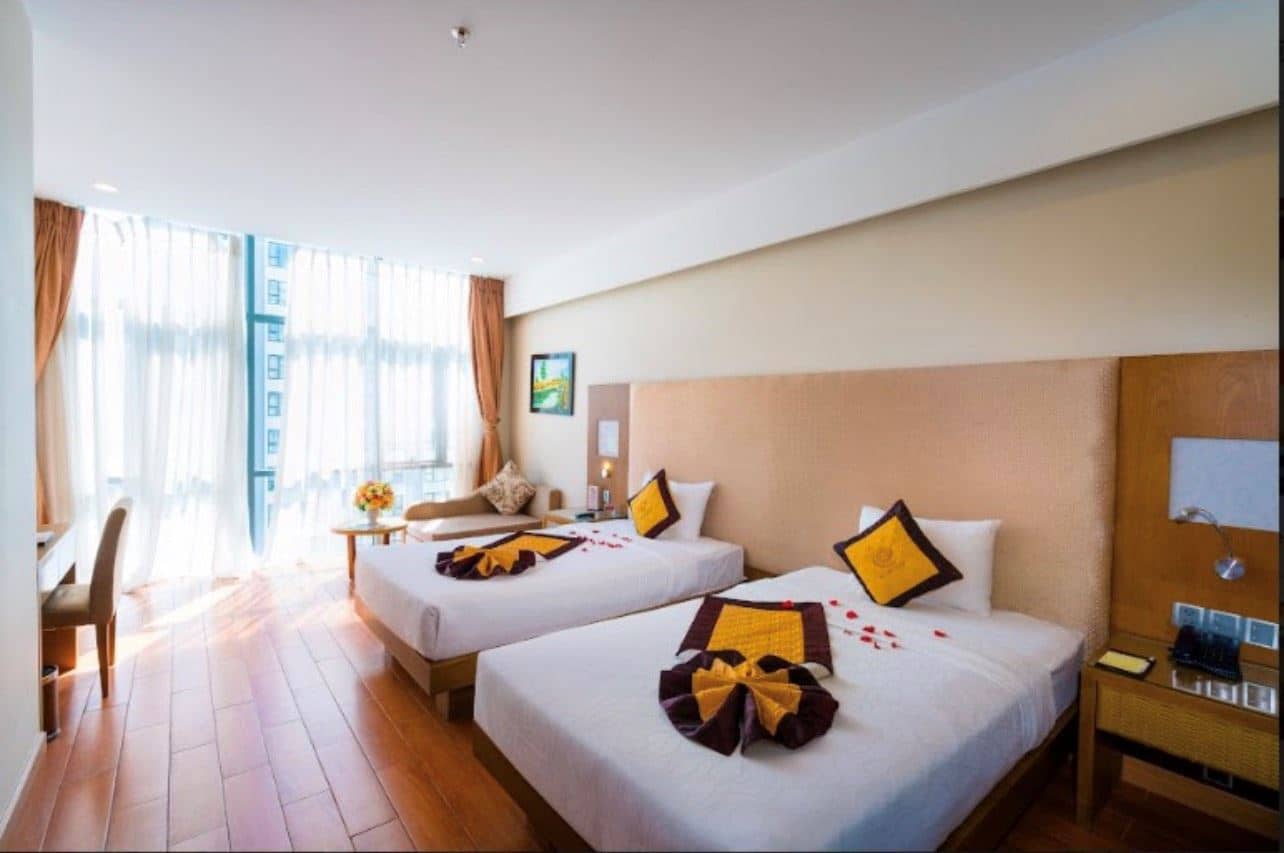 rooms-room-superior-city-view-with-window