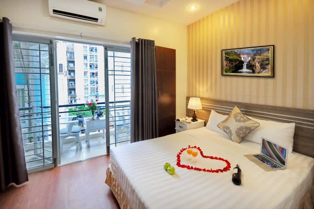 rooms-deluxe-room