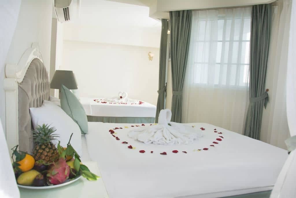 rooms-deluxe-premier-sea-view