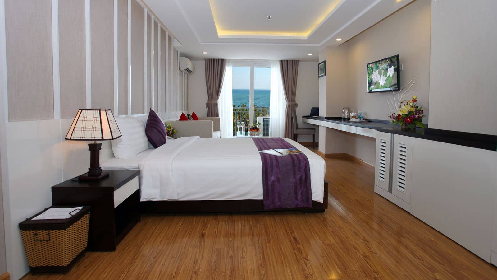 rooms-superior-mountain-view-room