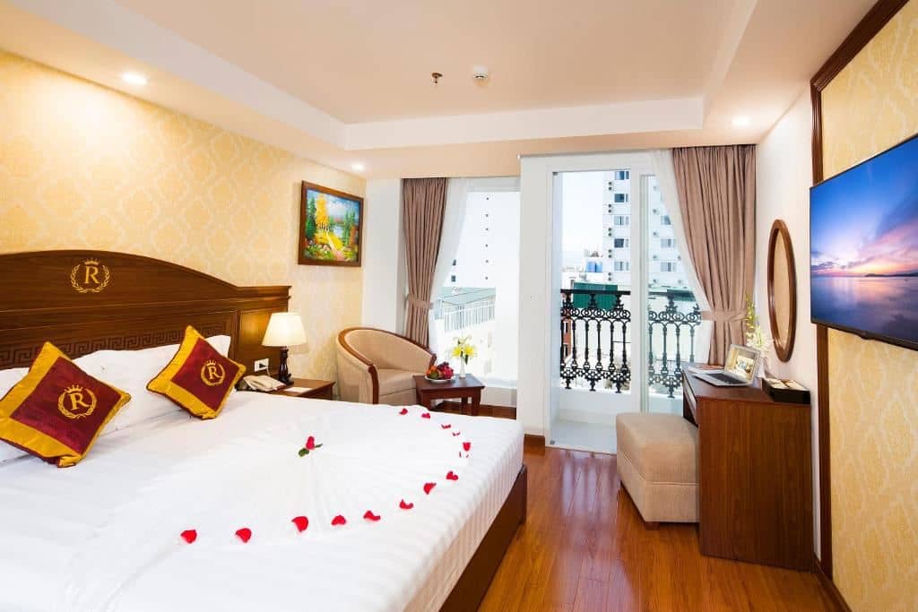 rooms-room-deluxe-city-view-with-balcony-child-without-extra-bed