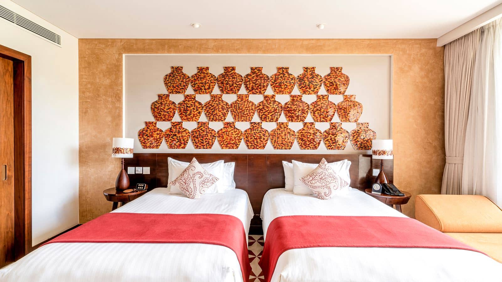 rooms-deluxe-hill-view